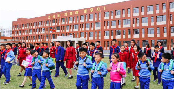 화성구역 송암2고급중학교 [사진-노동신문]