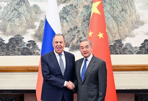 14일 오후 베이징에서 만난 중.러 외교장관. [사진-중 외교부]