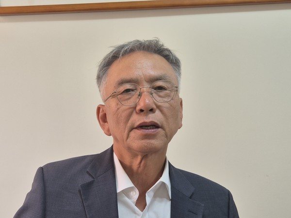 오는 10월 17일 오후 서울 광화문 미국대사관 인근에서 자주연합의 첫 옥외집회인 '주권찾기의 날-「들어라 주권자의 외침!」'이 진행된다. 주재석 자주연합 상임대표를 지난 9월 30일 만나 '주권찾기의 날' 취지와 구체적인 계획에 대해 설명을 들었다. [사진-통일뉴스 이승현 기자]