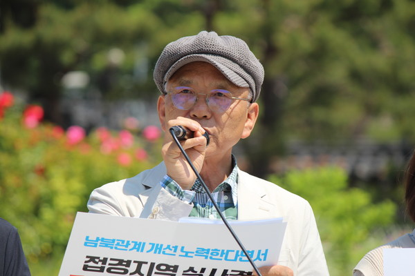 지난 5월 14일 청와대 사랑채 앞에서 한미 대규모 합동화력훈련 취소 기자회견 중 발언하는 주재석 자주연합 상임대표 [통일뉴스 자료사진]